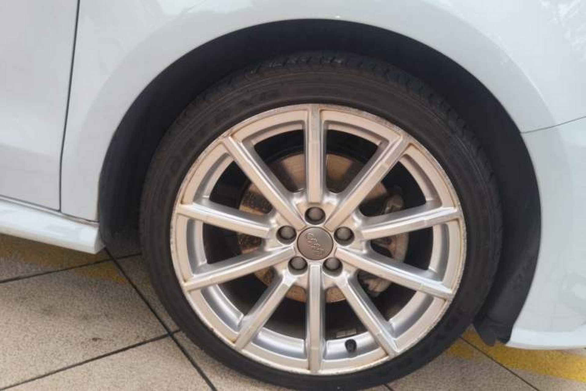 Used Audi A1 2016 30 TFSI Sportback S Line Sports Edition Right Front Wheel Hub