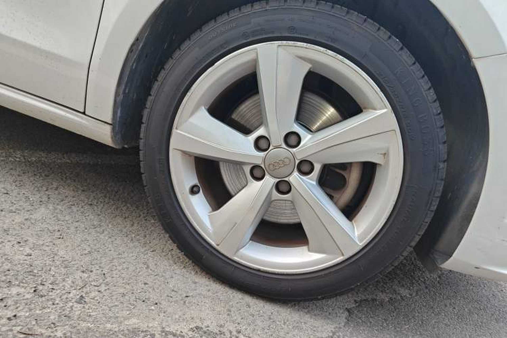 Used Audi A1 2016 30 TFSI Sportback Design Fashion Edition Right Front Wheel Hub