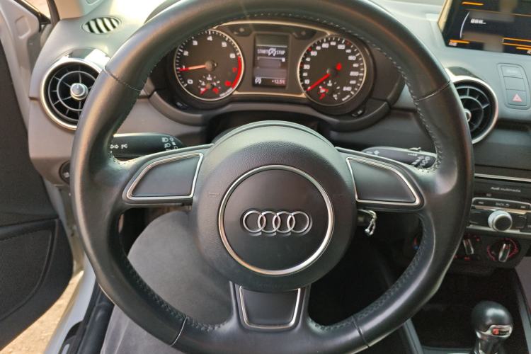 Used Audi A1 2016 30 TFSI Sportback Design Fashion Edition Steering Wheel