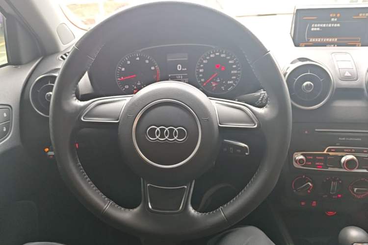 Used Audi A1 2016 30 TFSI Sportback Design Fashion Edition Steering Wheel