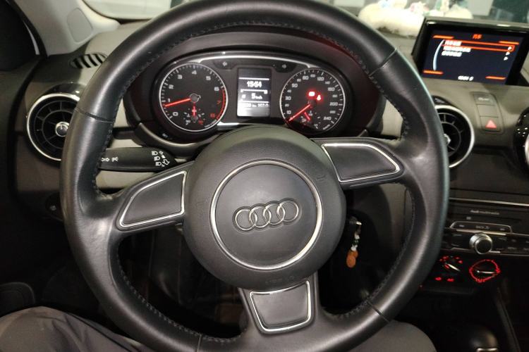 Used Audi A1 2016 30 TFSI Sportback Design Fashion Edition Steering Wheel