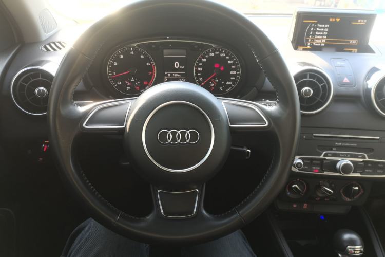 Used Audi A1 2016 30 TFSI Sportback Design Fashion Edition Steering Wheel