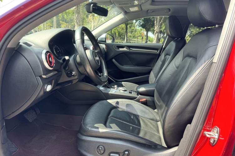 Used Audi A3 2017 Limousine 40 TFSI Style Edition Interior 2