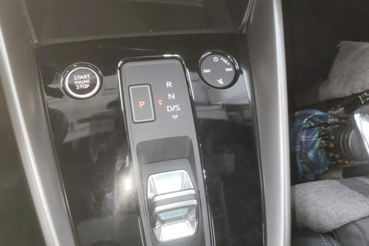 Used Audi A3 2022 A3L Limousine 35 TFSI Luxury Sport Edition Gear Lever
