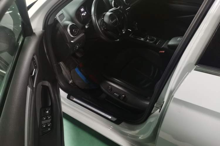 Used Audi A3 2018 30th Anniversary Edition Limousine 35 TFSI Style Model Right Front Seat