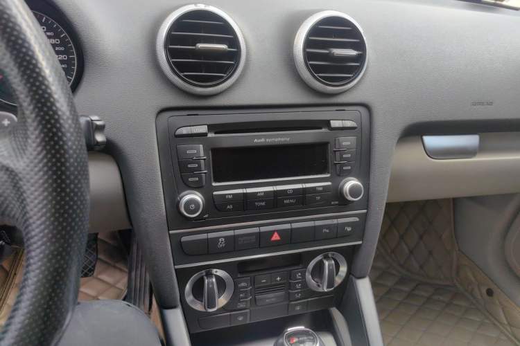 Used Audi A3 2010 Sportback 1.4T Luxury Model Audio And AC Panel
