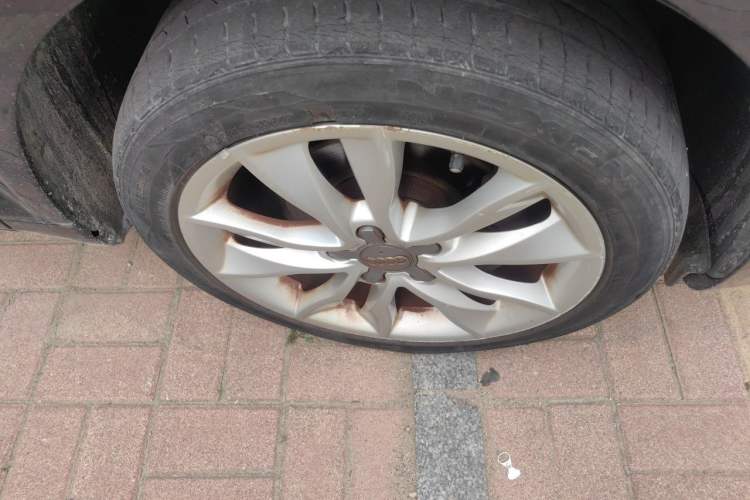Used Audi A3 2010 Sportback 1.4T Luxury Model Right Front Wheel Hub