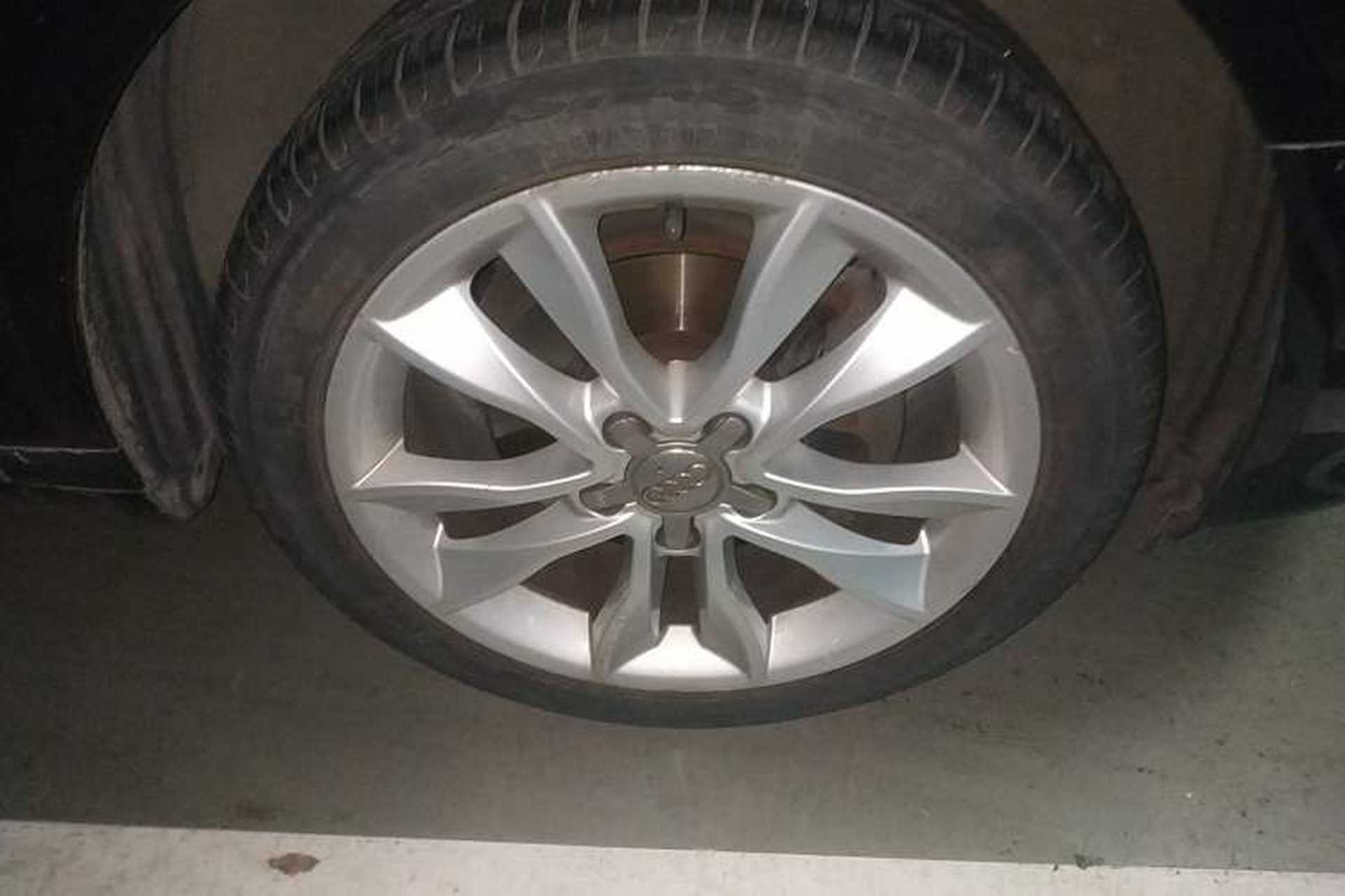 Used Audi A3 2010 Sportback 1.8T Luxury Model Right Front Wheel Hub