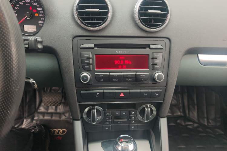 Used Audi A3 2010 Sportback 1.4T Luxury Model Audio And AC Panel