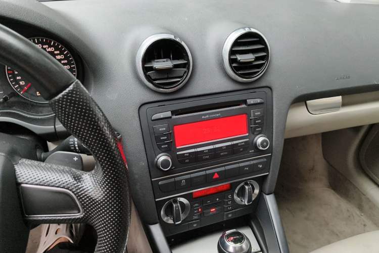 Used Audi A3 2010 Sportback 1.8T Luxury Model Audio And AC Panel