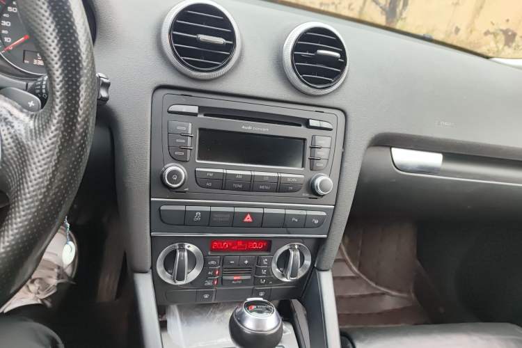 Used Audi A3 2010 Sportback 1.4T Luxury Model Audio And AC Panel