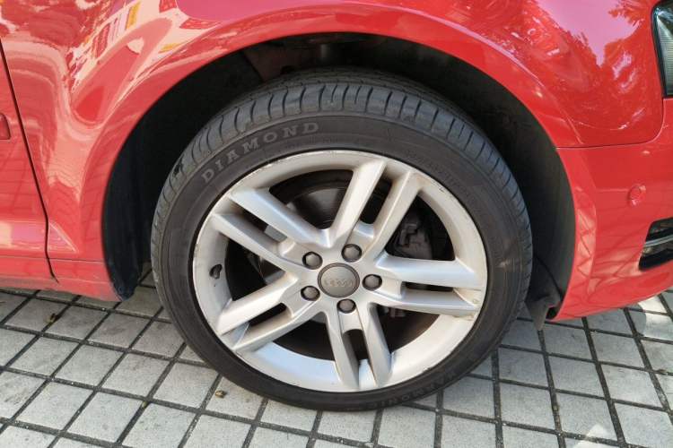 Used Audi A3 2010 Sportback 1.8T Luxury Model Right Front Wheel Hub