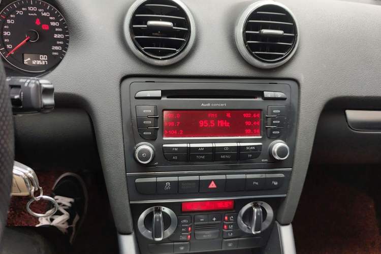 Used Audi A3 2010 Sportback 1.8T Luxury Model Audio And AC Panel