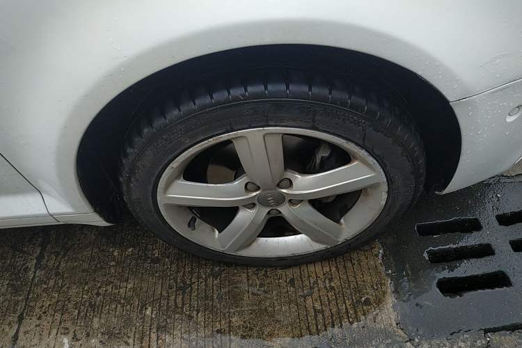 Used Audi A3 2010 Sportback 1.8T Luxury Model Right Front Wheel Hub