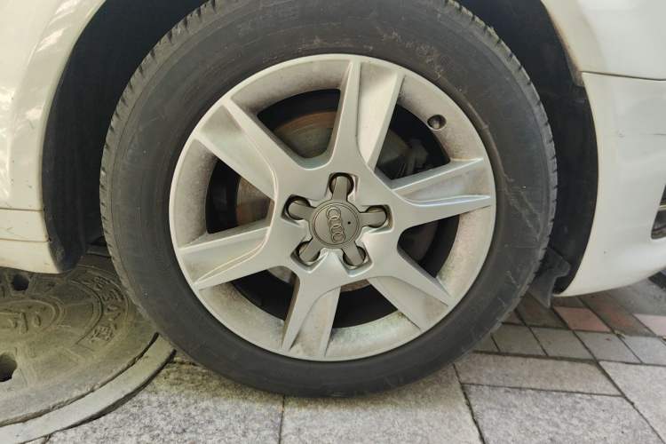 Used Audi A3  Right Front Wheel Hub