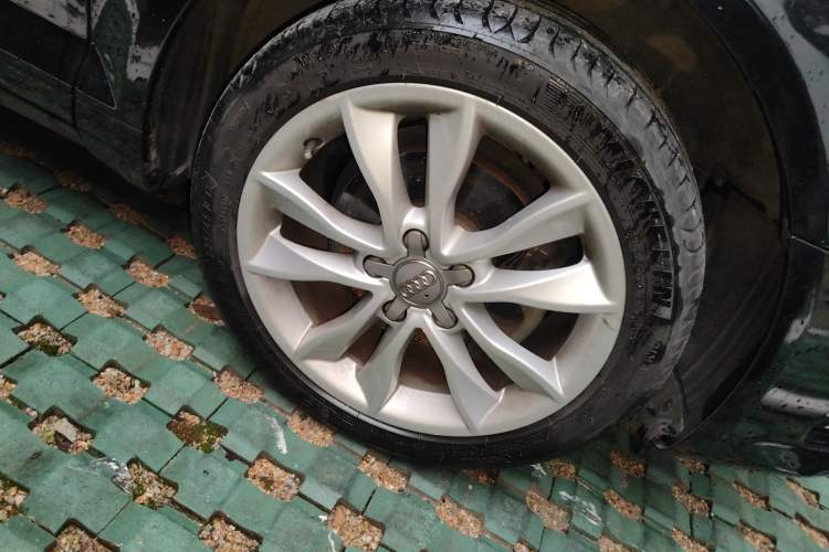 Used Audi A3 2012 Sportback 1.8T Luxury Model Right Front Wheel Hub