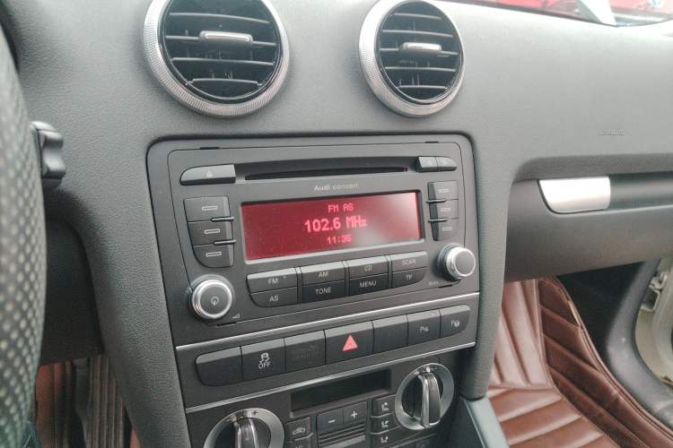 Used Audi A3 2012 Sportback 1.8T Prestige Edition Audio And AC Panel