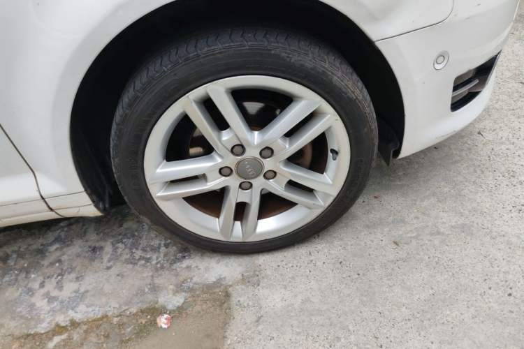 Used Audi A3 2012 Sportback 1.8T Luxury Model Right Front Wheel Hub