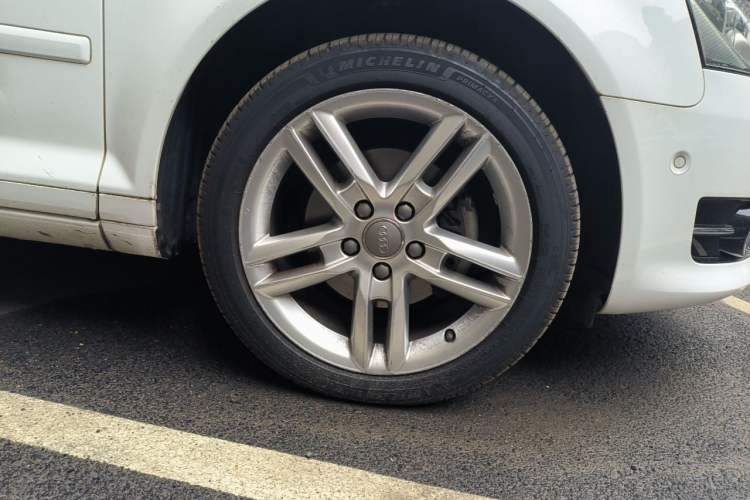 Used Audi A3 2012 Sportback 1.4T Luxury Model Right Front Wheel Hub