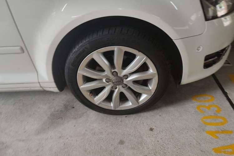 Used Audi A3 2012 Sportback 1.8T Prestige Edition Right Front Wheel Hub