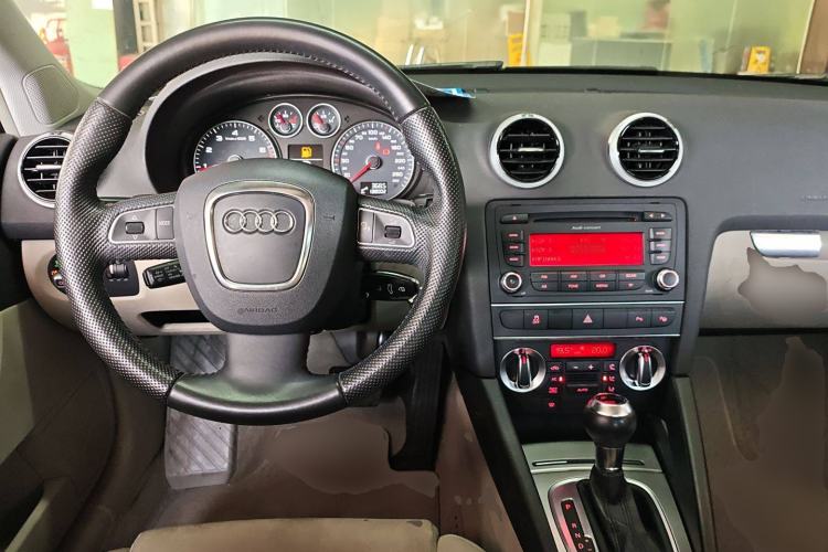 Used Audi A3 2013 Sportback 35 TFSI Luxury Model Center Console
