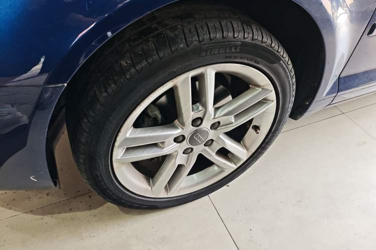 Used Audi A3 2013 Sportback 35 TFSI Luxury Model Left Front Wheel Hub