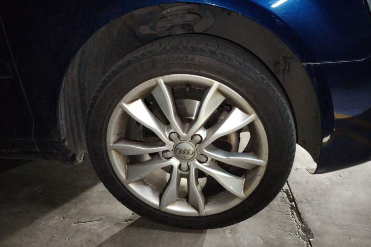 Used Audi A3 2013 Sportback 30 TFSI Comfort Model Right Front Wheel Hub