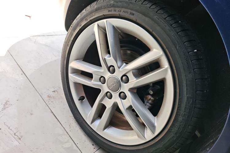 Used Audi A3 2013 Sportback 35 TFSI Luxury Model Right Rear Wheel Hub