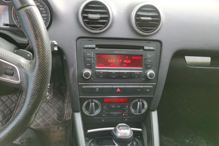 Used Audi A3 2013 Sportback 35 TFSI Prestige Edition Audio And AC Panel