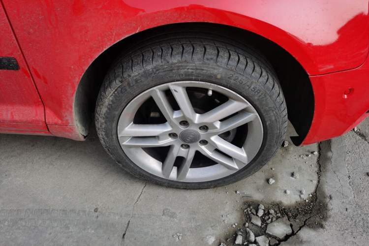 Used Audi A3 2013 Sportback 35 TFSI Prestige Edition Right Front Wheel Hub