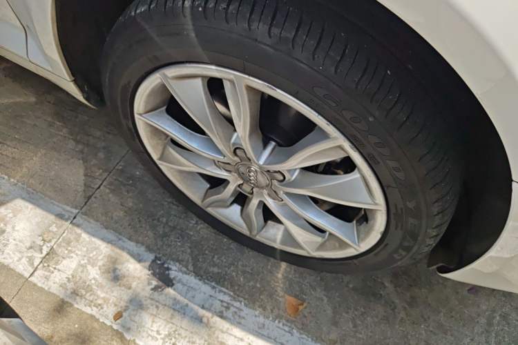 Used Audi A3 2013 Sportback 30 TFSI Comfort Model Right Front Wheel Hub