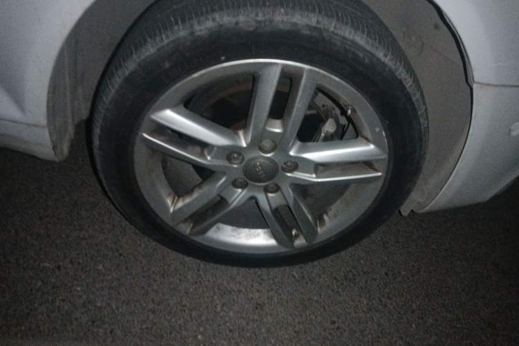 Used Audi A3 2013 Sportback 35 TFSI Luxury Model Right Front Wheel Hub