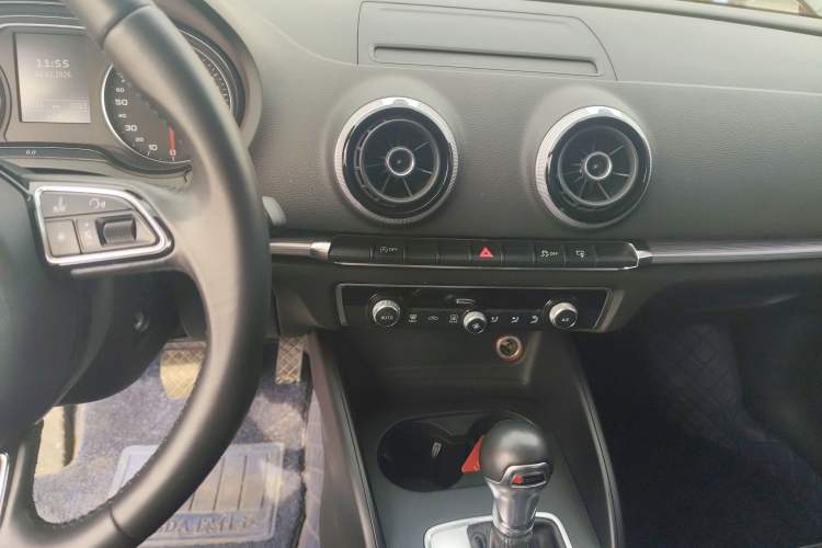 Used Audi A3 2014 Sportback 40 TFSI S line Comfort Model Audio And AC Panel