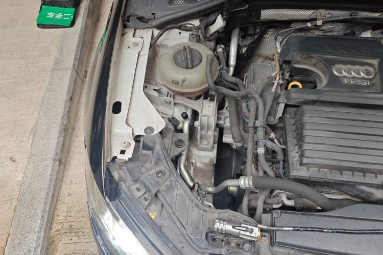 Used Audi A3 2014 Limousine 35 TFSI Automatic Fashion Model Engine Bay Right