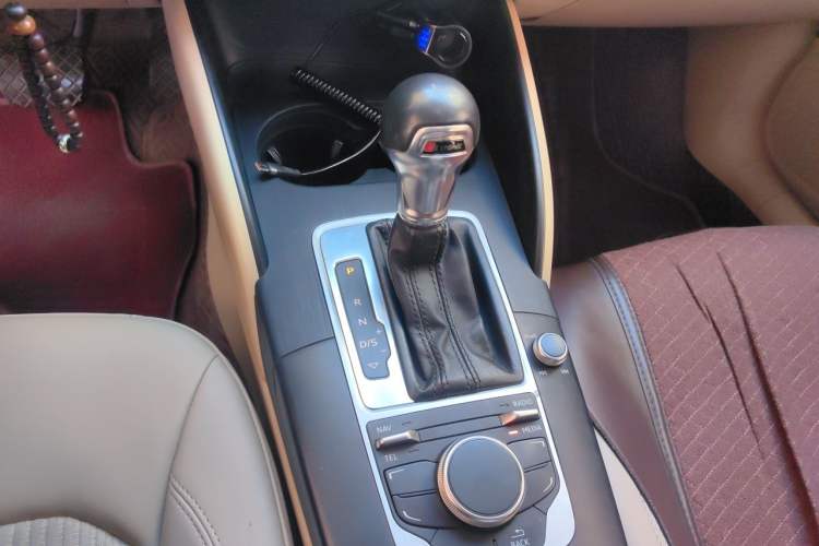 Used Audi A3 2014 Limousine 40 TFSI S line Comfort Model Gear Lever