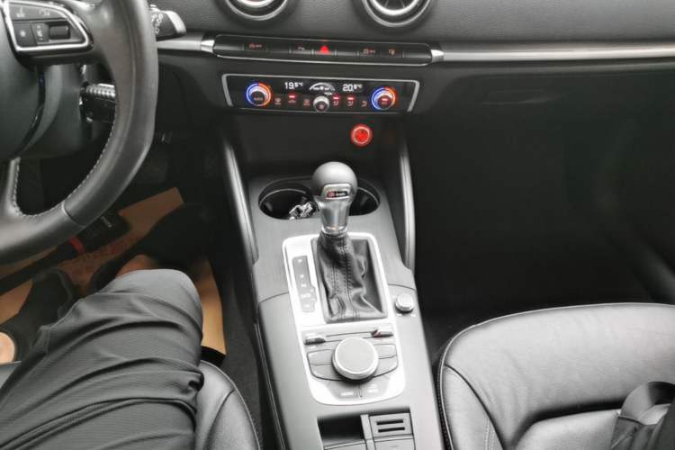 Used Audi A3 2014 Sportback 35 TFSI Automatic Comfort Model Gear Lever