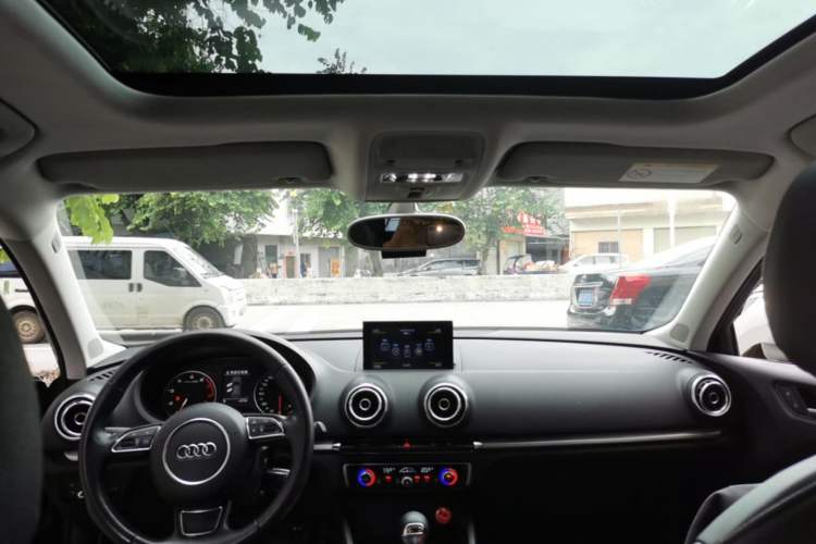 Used Audi A3 2014 Sportback 35 TFSI Automatic Comfort Model Headliner