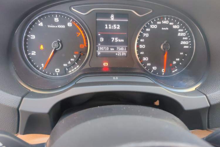 Used Audi A3 2014 Limousine 40 TFSI S line Comfort Model Instrument Cluster