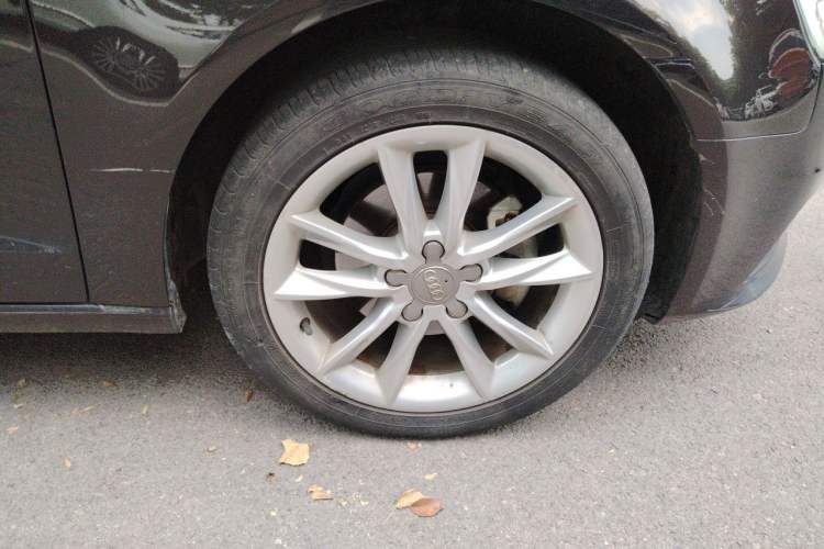 Used Audi A3 2014 Sportback 35 TFSI Automatic Comfort Model Right Front Wheel Hub