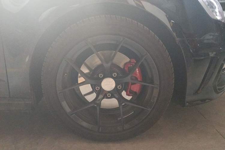 Used Audi A3 2014 Sportback 40 TFSI S line Comfort Model Right Front Wheel Hub