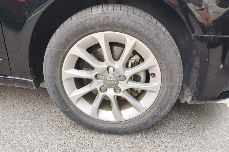 Used Audi A3 2014 Sportback 35 TFSI Automatic Style Edition Right Front Wheel Hub