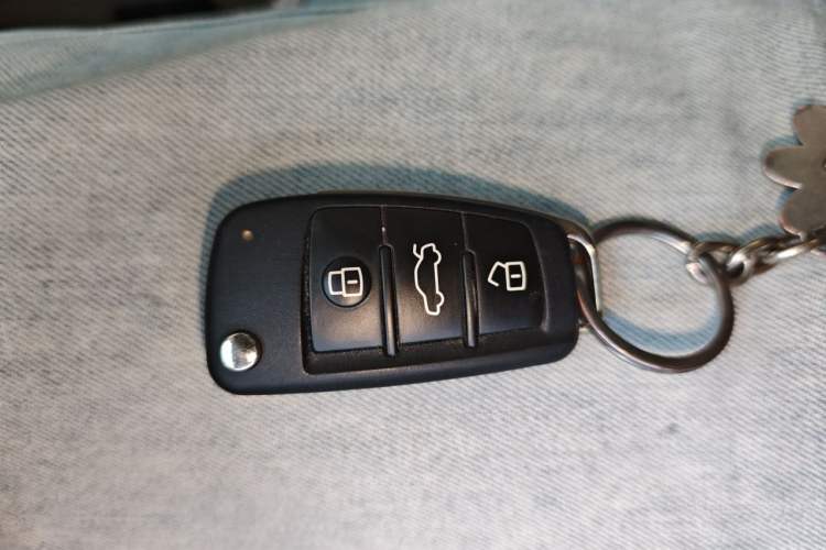 Used Audi A3 2014 Limousine 40 TFSI S line Comfort Model Vehicle Key