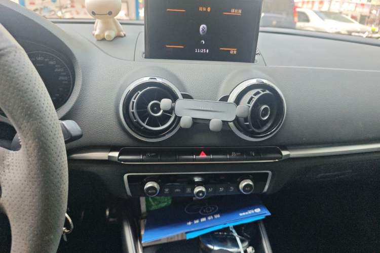 Used Audi A3 2014 Limousine 40 TFSI S line Comfort Model Audio And AC Panel