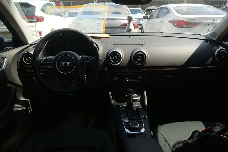 Used Audi A3 2014 Sportback 40 TFSI S line Comfort Model Center Console