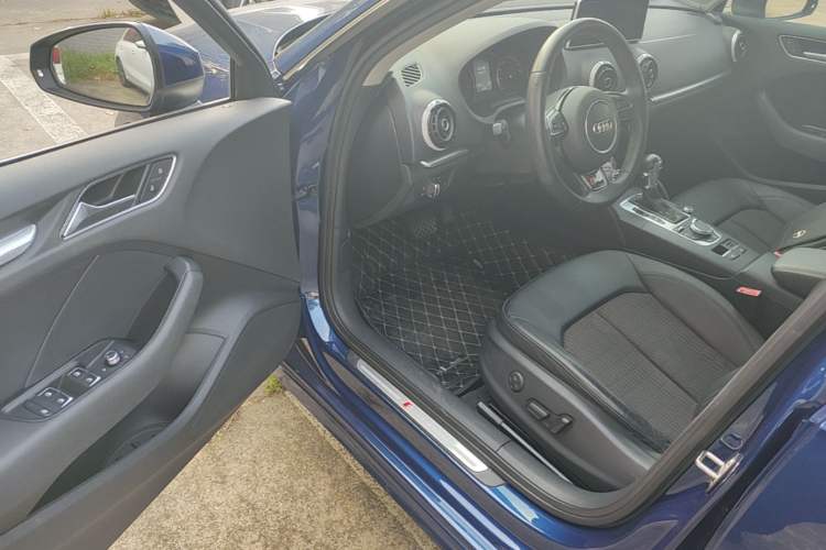 Used Audi A3 2014 Sportback 40 TFSI S line Comfort Model Driver Seat