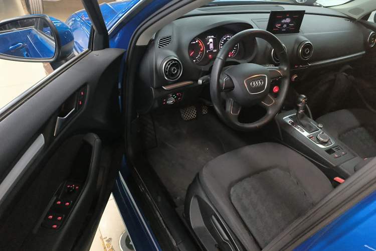 Used Audi A3 2014 Sportback 35 TFSI Automatic Ambition Edition Driver Seat