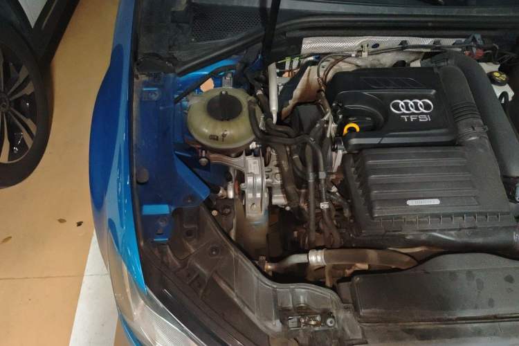Used Audi A3 2014 Limousine 35 TFSI Automatic Advanced Model Engine Bay Right