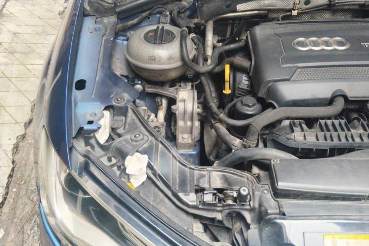 Used Audi A3 2014 Sportback 40 TFSI S line Comfort Model Engine Bay Right