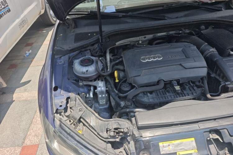 Used Audi A3 2014 Limousine 40 TFSI S line Comfort Model Engine Bay Right