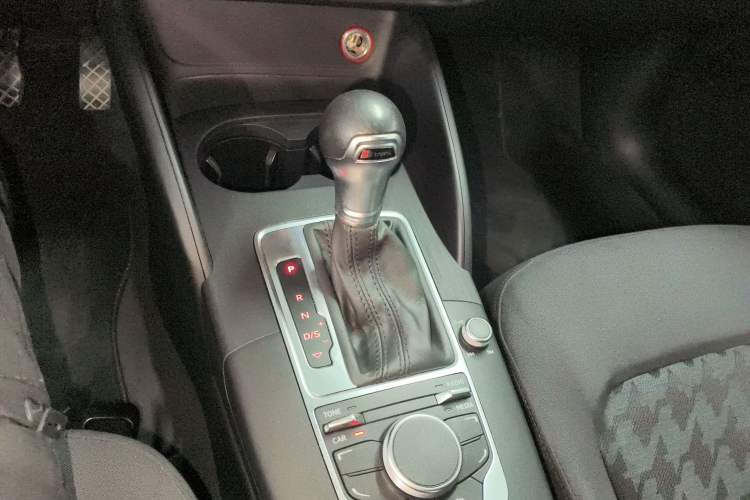 Used Audi A3 2014 Sportback 35 TFSI Automatic Ambition Edition Gear Lever